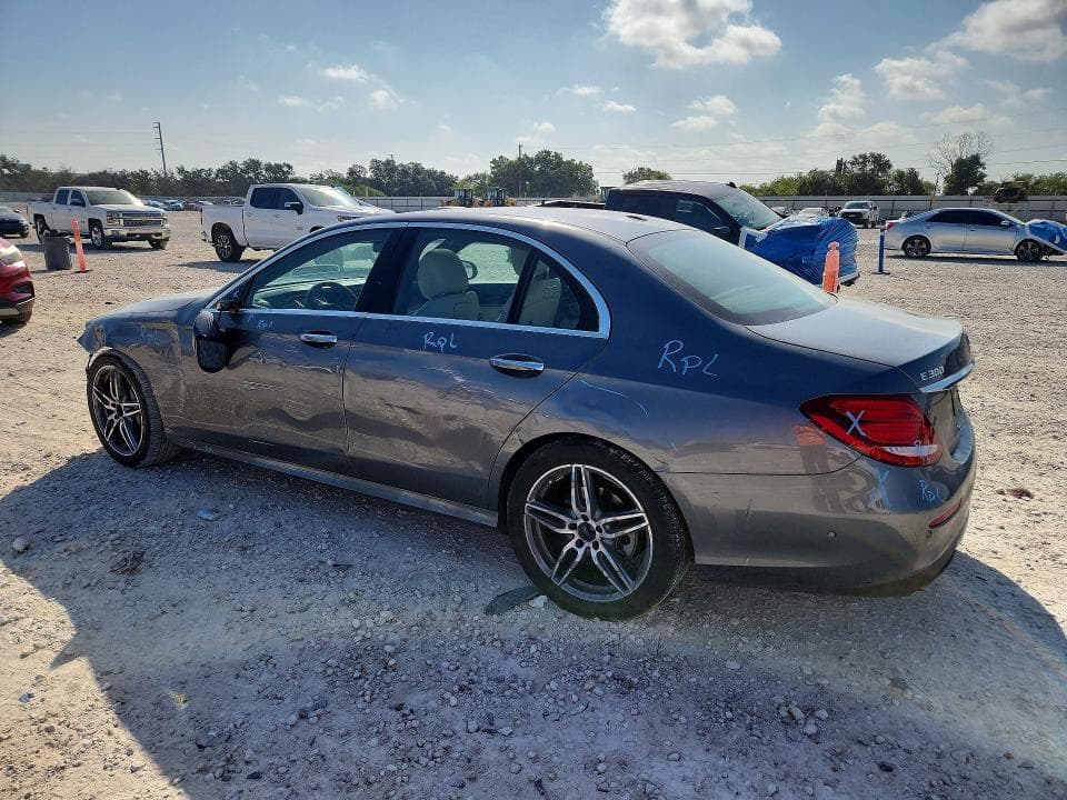 2018 MERCEDES-BENZ E 300 2