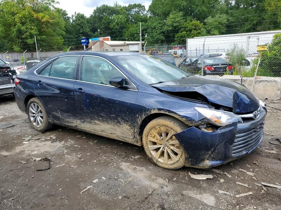 2017 TOYOTA CAMRY XLE 4