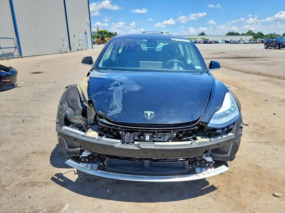 2018 TESLA MODEL 3 5