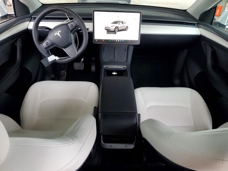 2023 TESLA MODEL Y 8