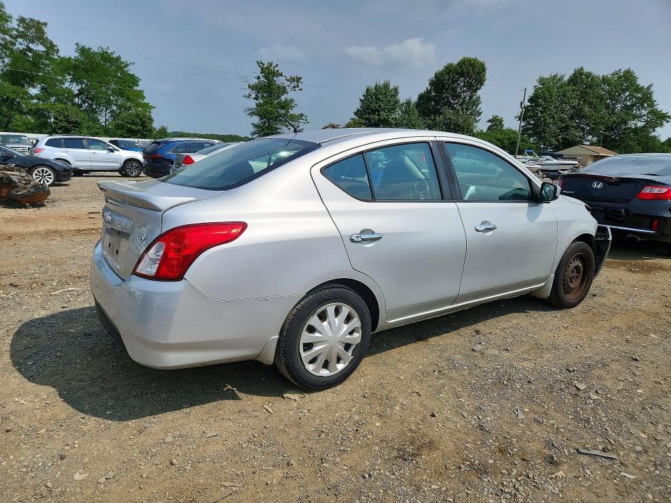 2017 NISSAN VERSA 1.6 SV 3