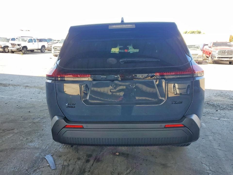 2026 TOYOTA RAV4 XLE PREMIUM 6