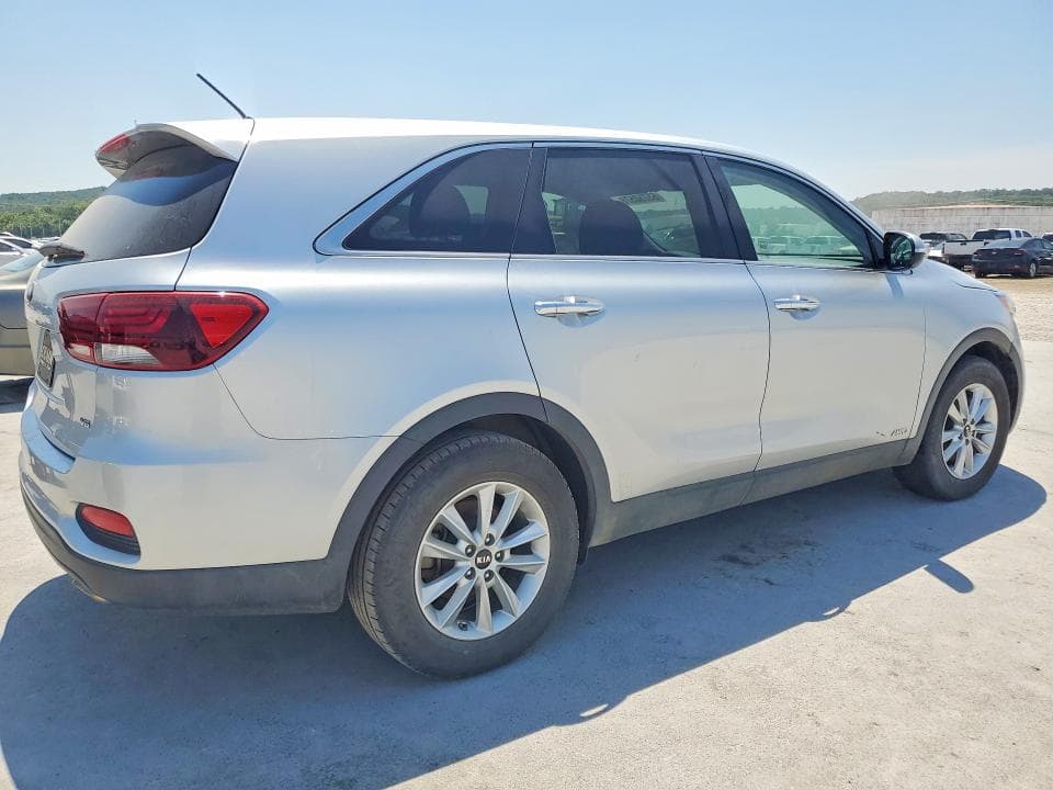 2019 KIA SORENTO LX V6 3