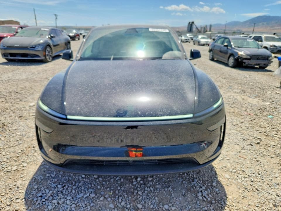2026 TESLA MODEL Y 5