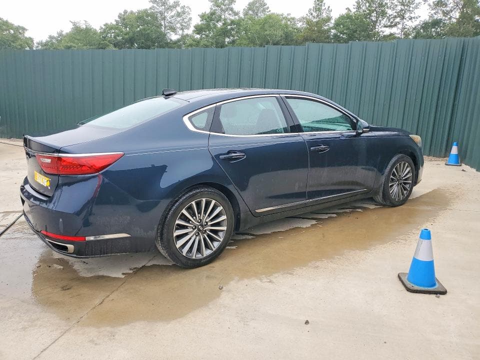 2017 KIA CADENZA PREMIUM 3