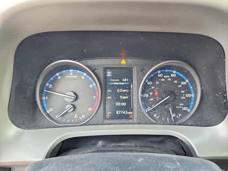 2018 TOYOTA RAV4 LE 9