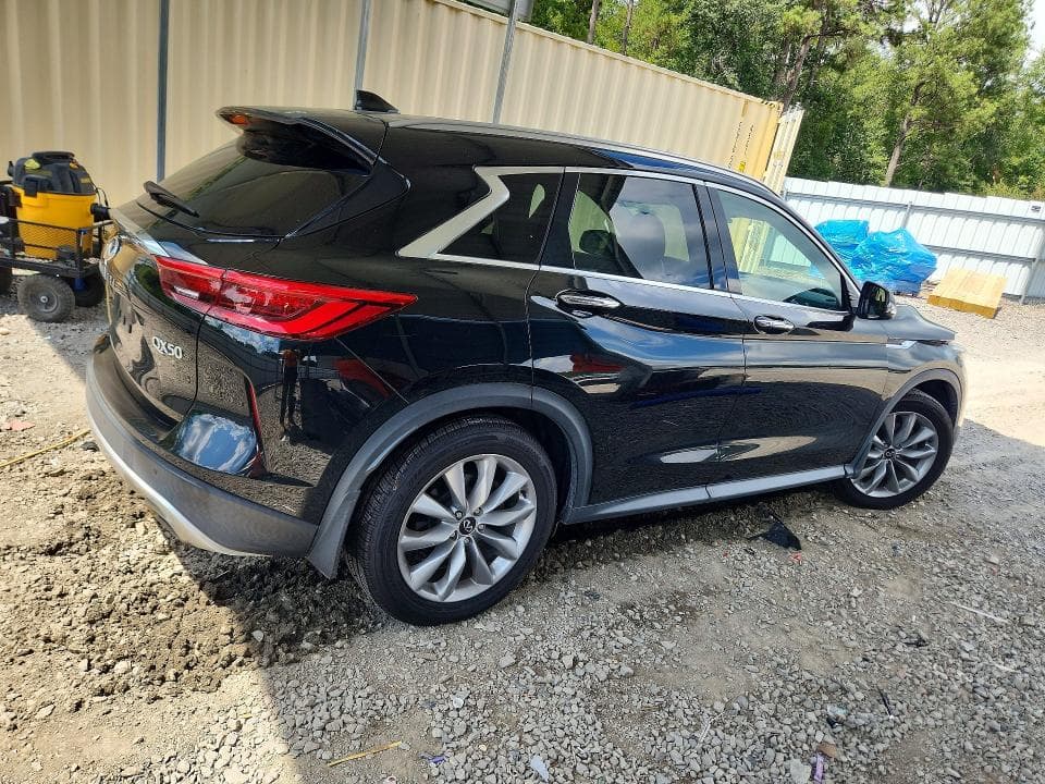 2021 INFINITI QX50 LUXE 3