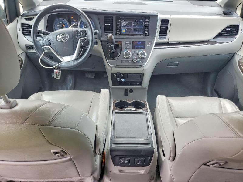 2018 TOYOTA SIENNA XLE PREMIUM 8-PASSENGER 8