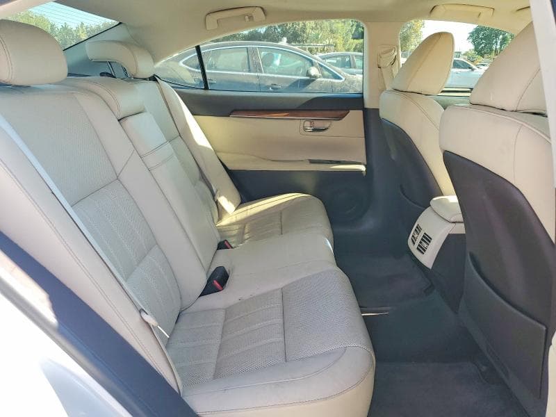 2017 LEXUS ES 300H 10