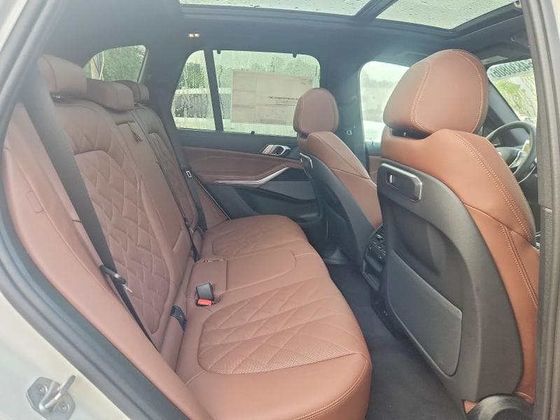 2026 BMW X5 XDRIVE50E 11