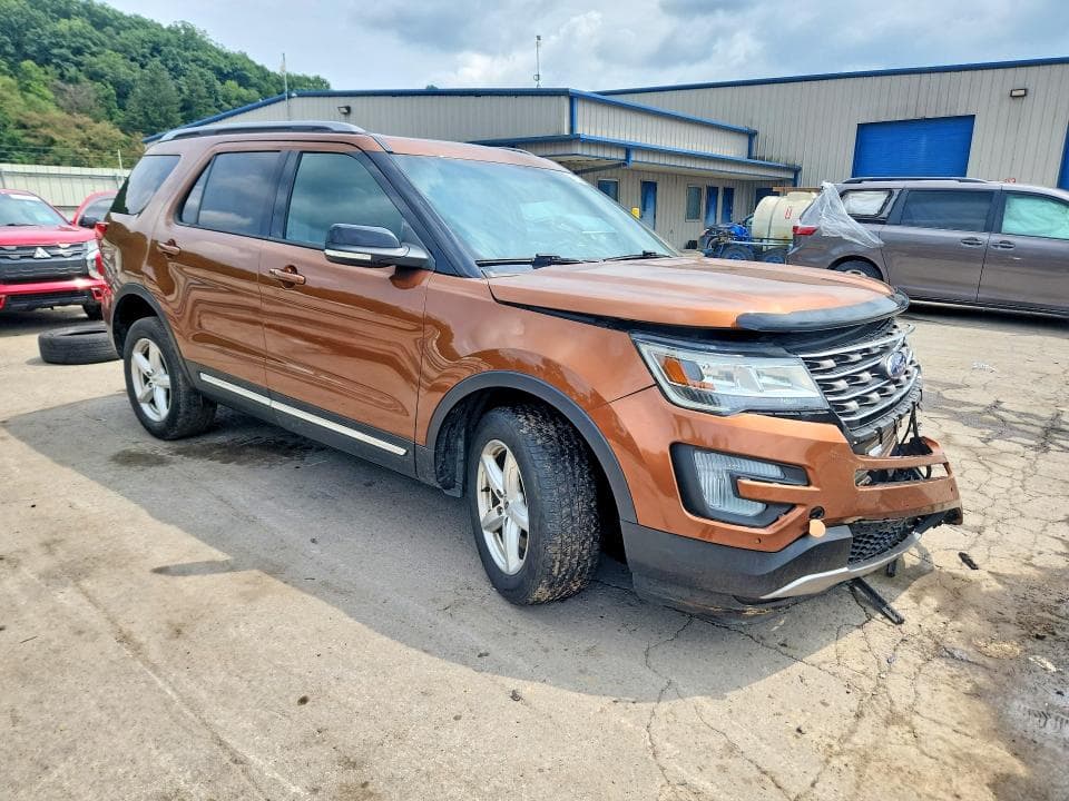 2017 FORD EXPLORER XLT 4