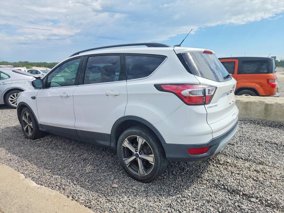 2017 FORD ESCAPE SE 2