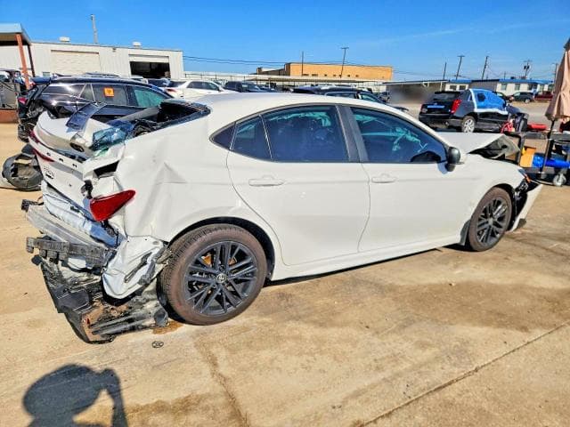 2025 TOYOTA CAMRY SE 3