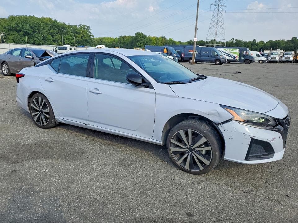 2025 NISSAN ALTIMA SR 4
