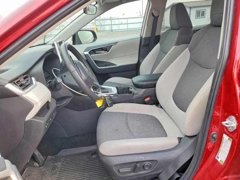 2024 TOYOTA RAV4 XLE 7