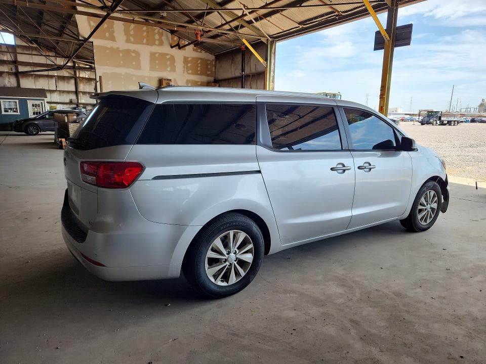 2017 KIA SEDONA LX 3