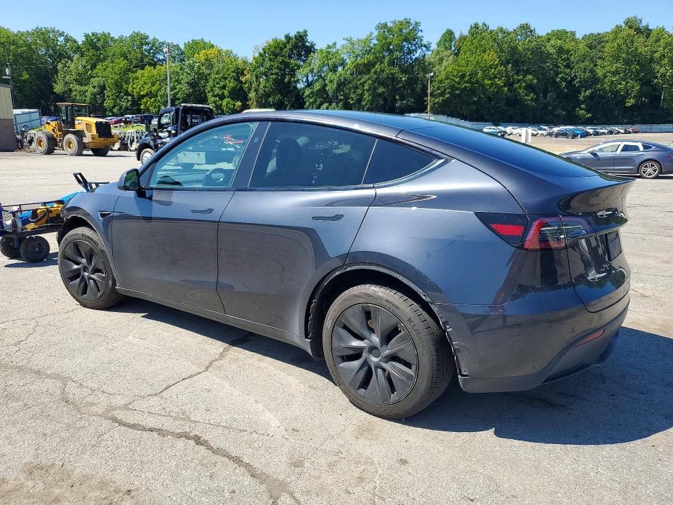 2024 TESLA MODEL Y 2