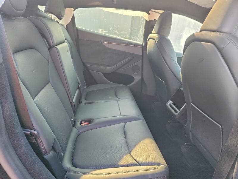 2026 TESLA MODEL Y 10