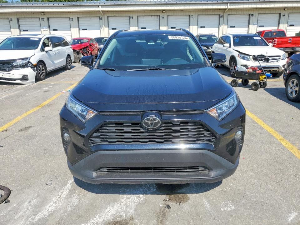 2021 TOYOTA RAV4 XLE 5