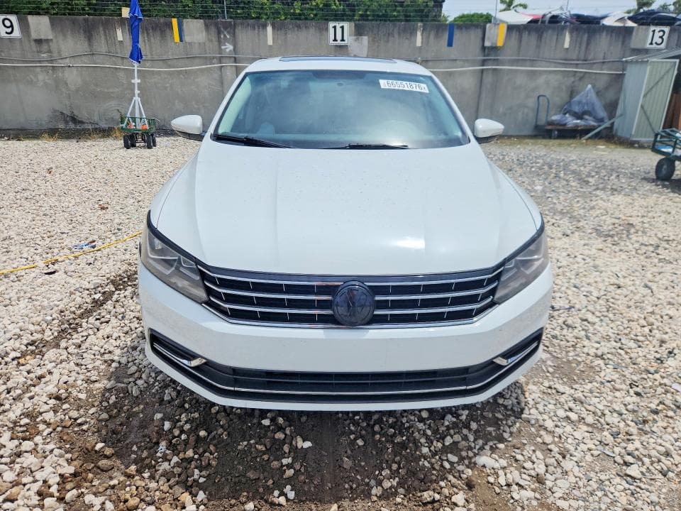 2018 VOLKSWAGEN PASSAT SE 5