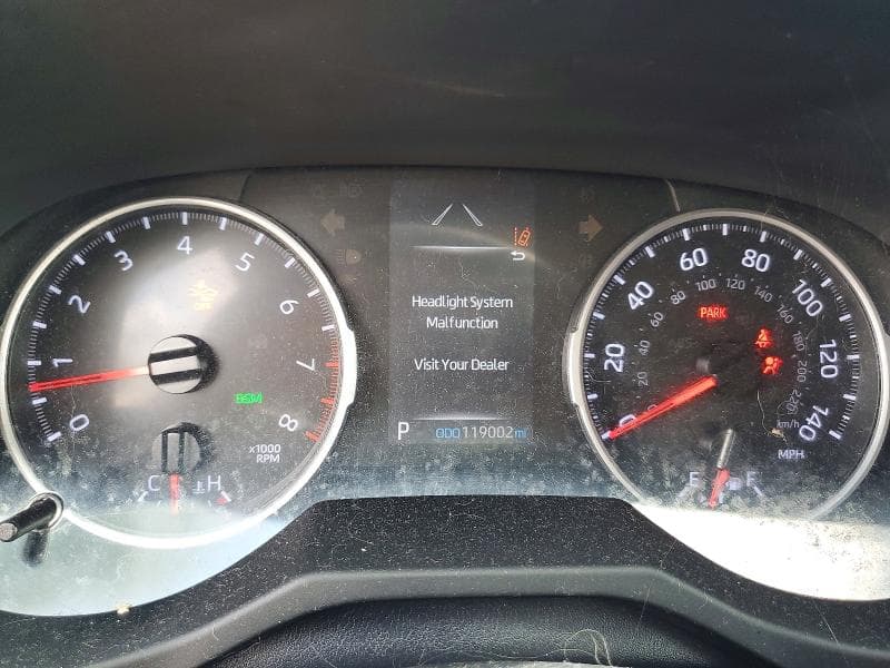 2019 TOYOTA RAV4 XLE 9