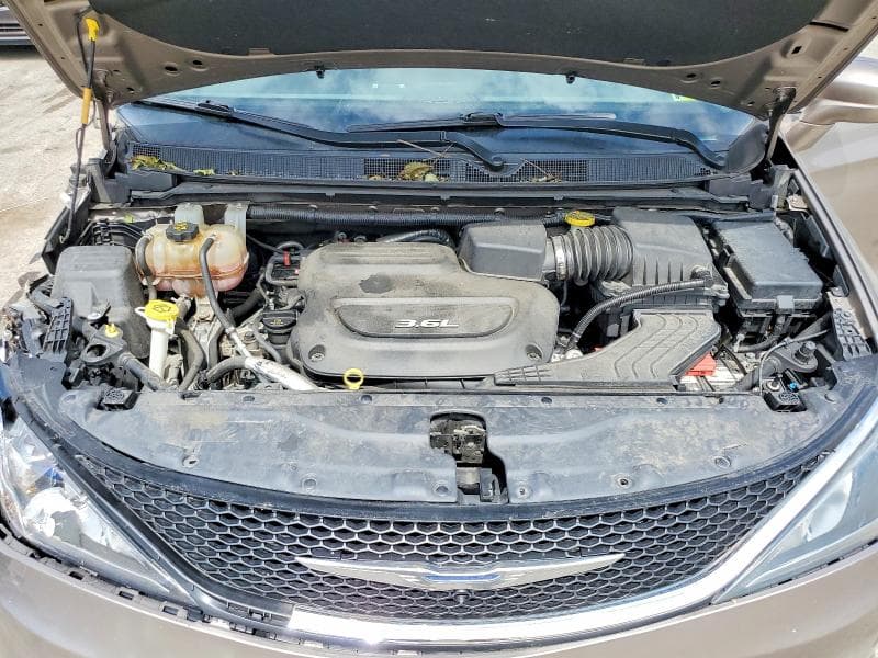 2018 CHRYSLER PACIFICA TOURING L 12