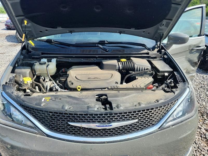 2020 CHRYSLER PACIFICA TOURING L 12