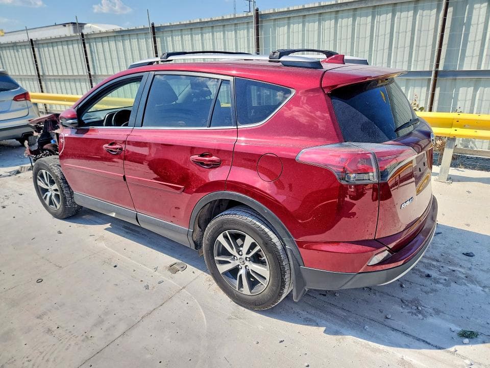 2018 TOYOTA RAV4 XLE 2
