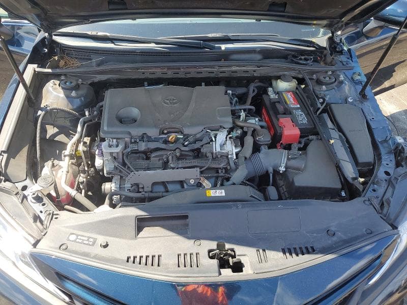 2018 TOYOTA CAMRY SE 11