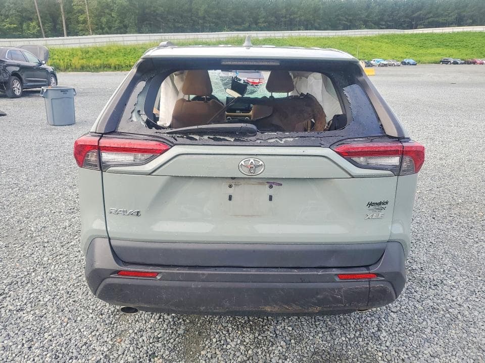 2019 TOYOTA RAV4 XLE 6
