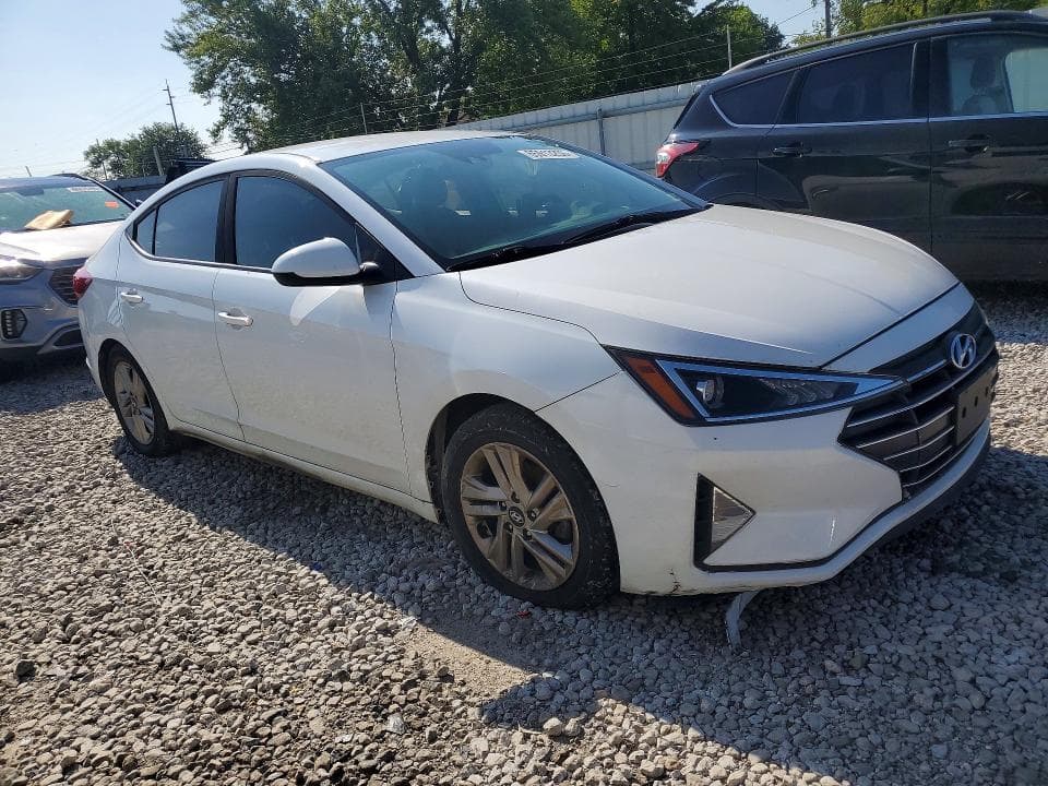2019 HYUNDAI ELANTRA SEL 4