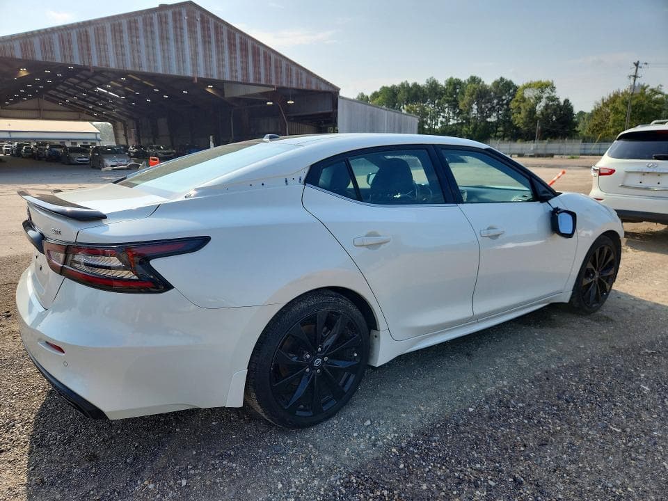 2023 NISSAN MAXIMA SR 3