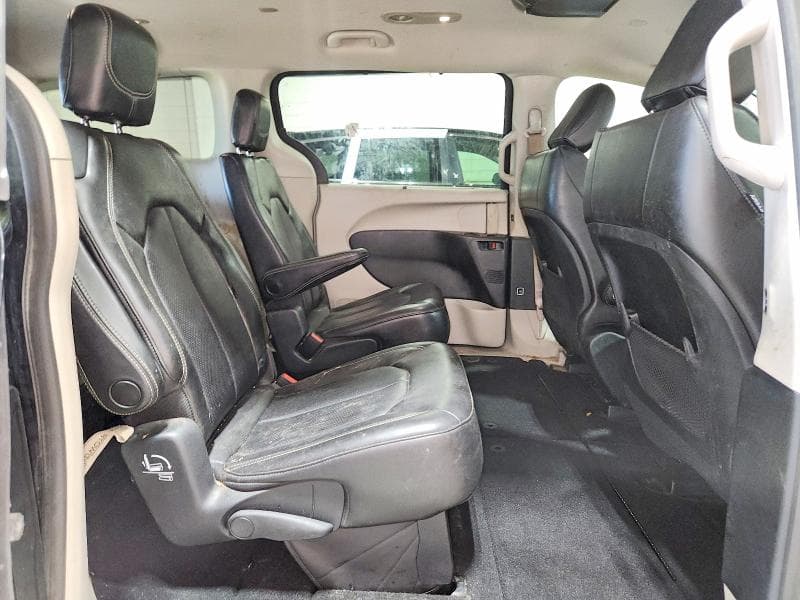 2020 CHRYSLER VOYAGER LXI 11