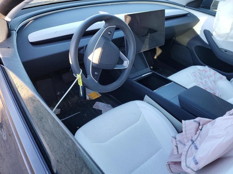 2025 TESLA MODEL 3 8
