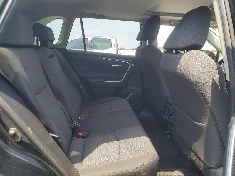 2019 TOYOTA RAV4 XLE 11