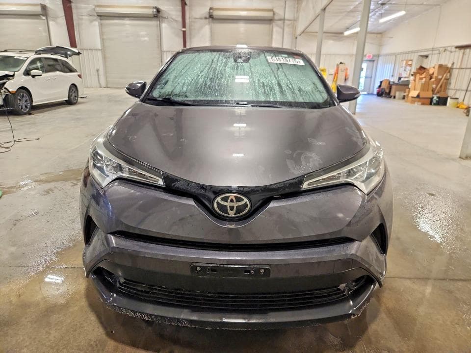 2019 TOYOTA C-HR LE 5
