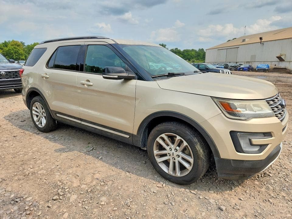 2017 FORD EXPLORER XLT 4