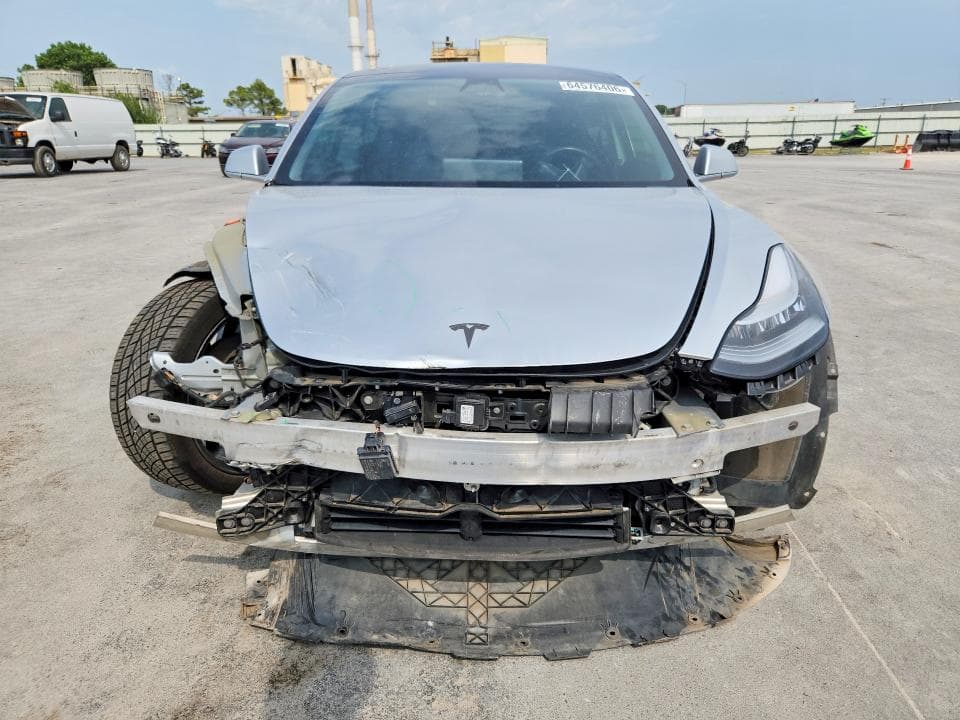 2018 TESLA MODEL 3 5