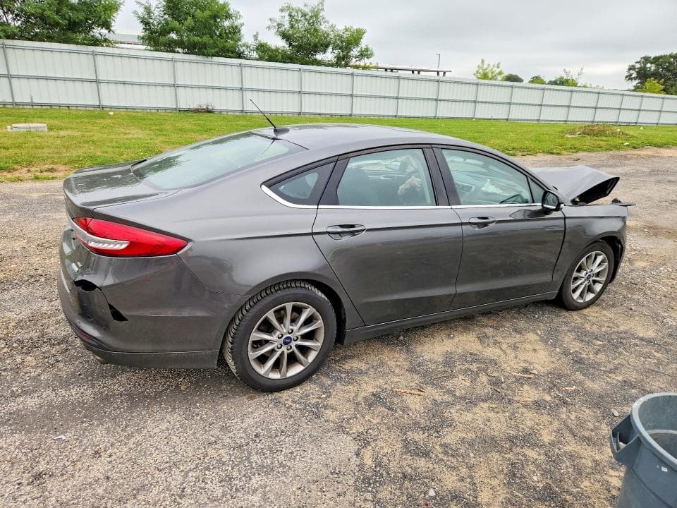 2017 FORD FUSION SE 3
