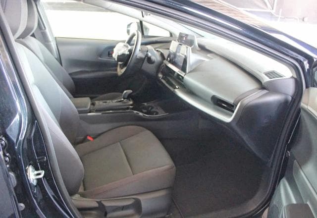 2026 TOYOTA PRIUS LE 5