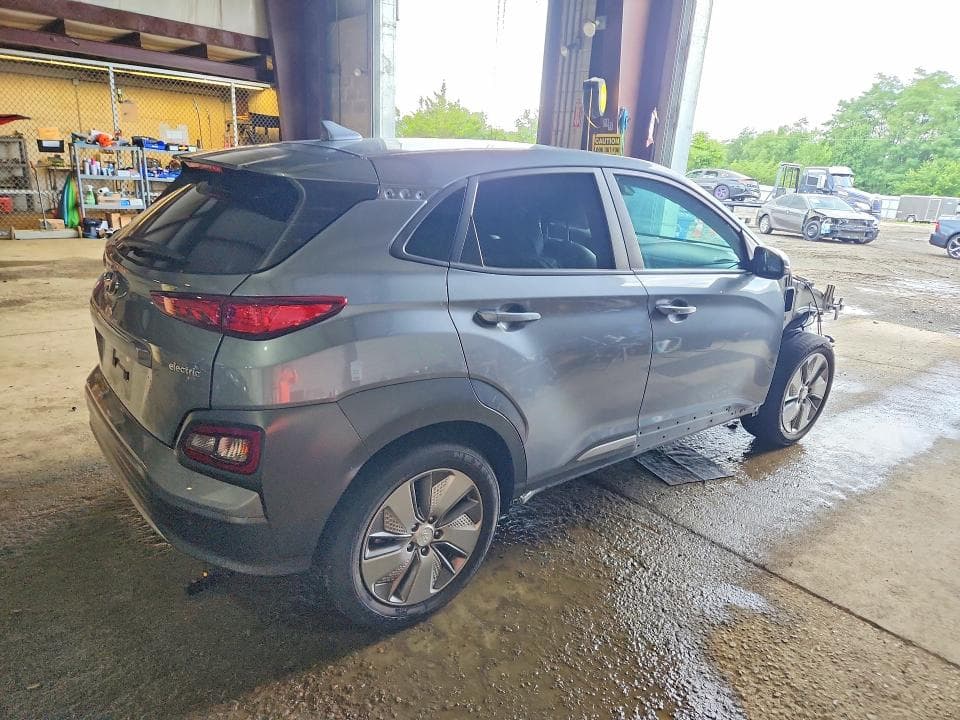 2021 HYUNDAI KONA ULTIMATE 3