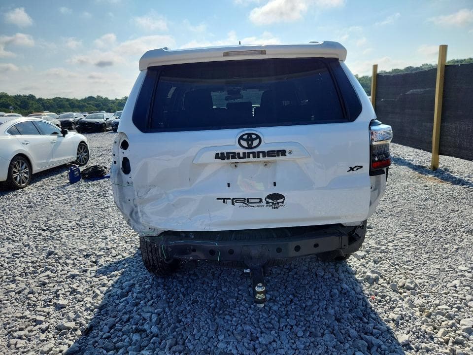 2018 TOYOTA 4RUNNER SR5 6