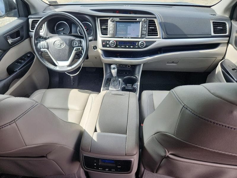 2019 TOYOTA HIGHLANDER XLE 8