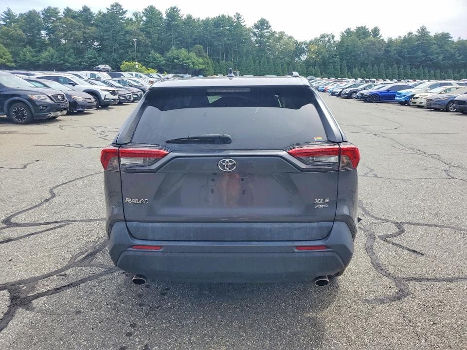2021 TOYOTA RAV4 XLE 6