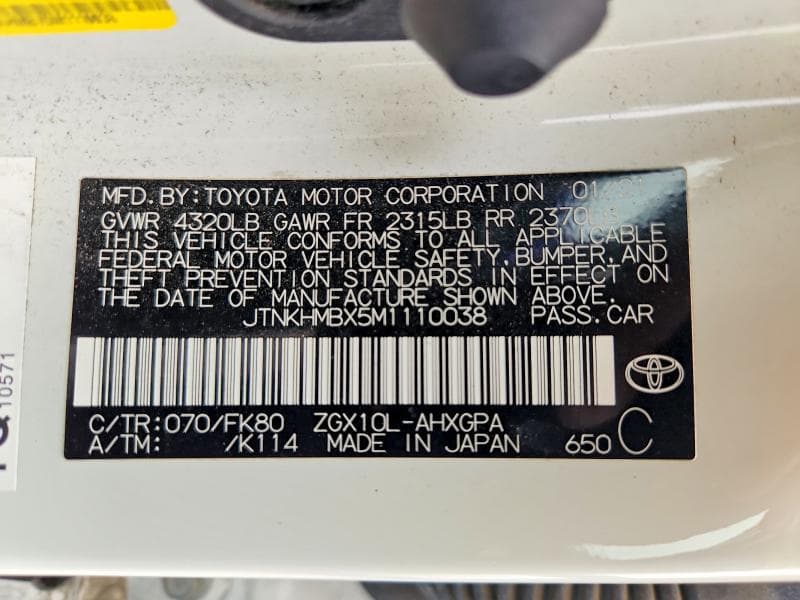 2021 TOYOTA C-HR XLE 12