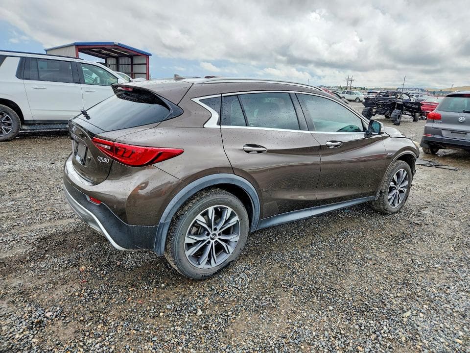 2017 INFINITI QX30 PREMIUM 3