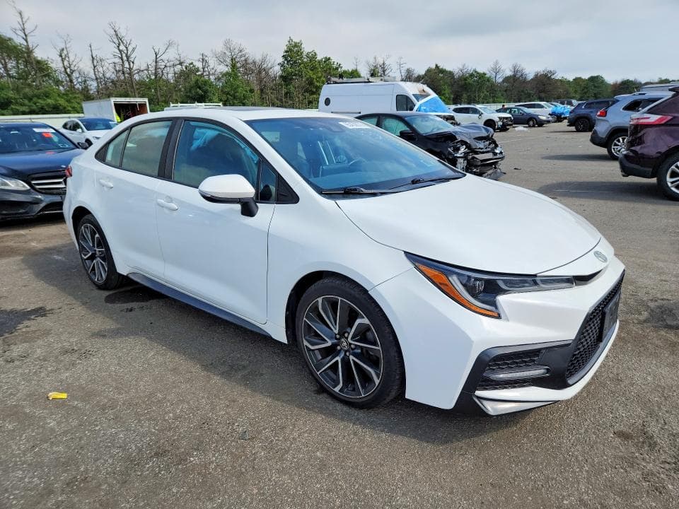 2020 TOYOTA COROLLA XSE 4