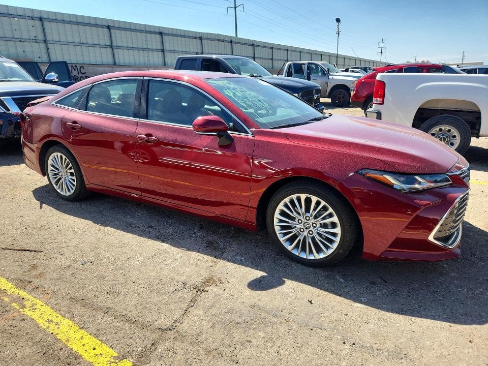 2020 TOYOTA AVALON LIMITED 4