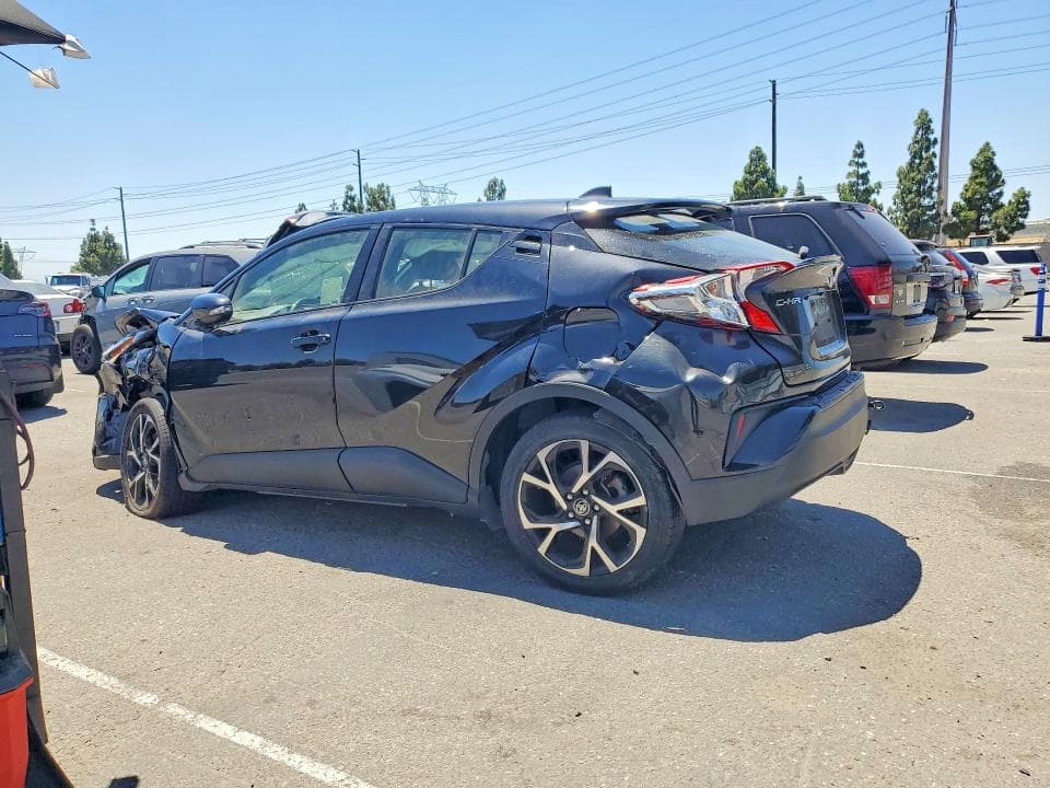 2020 TOYOTA C-HR XLE 2