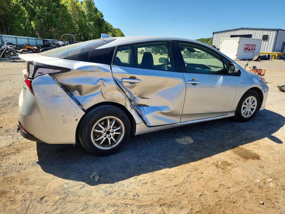 2019 TOYOTA PRIUS LE 3